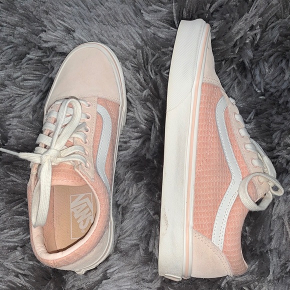 Vans - Picture 5 of 11